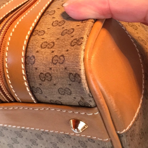 EVERYTHING IN MY POSHMARK CLOSET.  Authentic  Vintage Gucci. ! - Picture 7 of 8